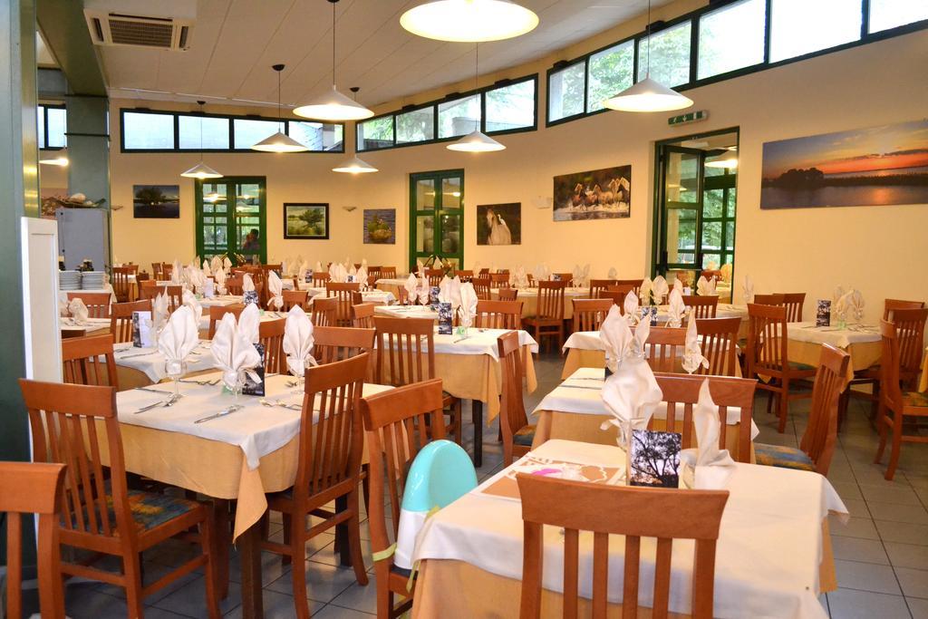 Club Village & Hotel Spiaggia Romea Lido di Volano Ngoại thất bức ảnh
